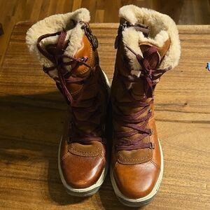 Santana Canada Brown Winter Boots with Cream Fur